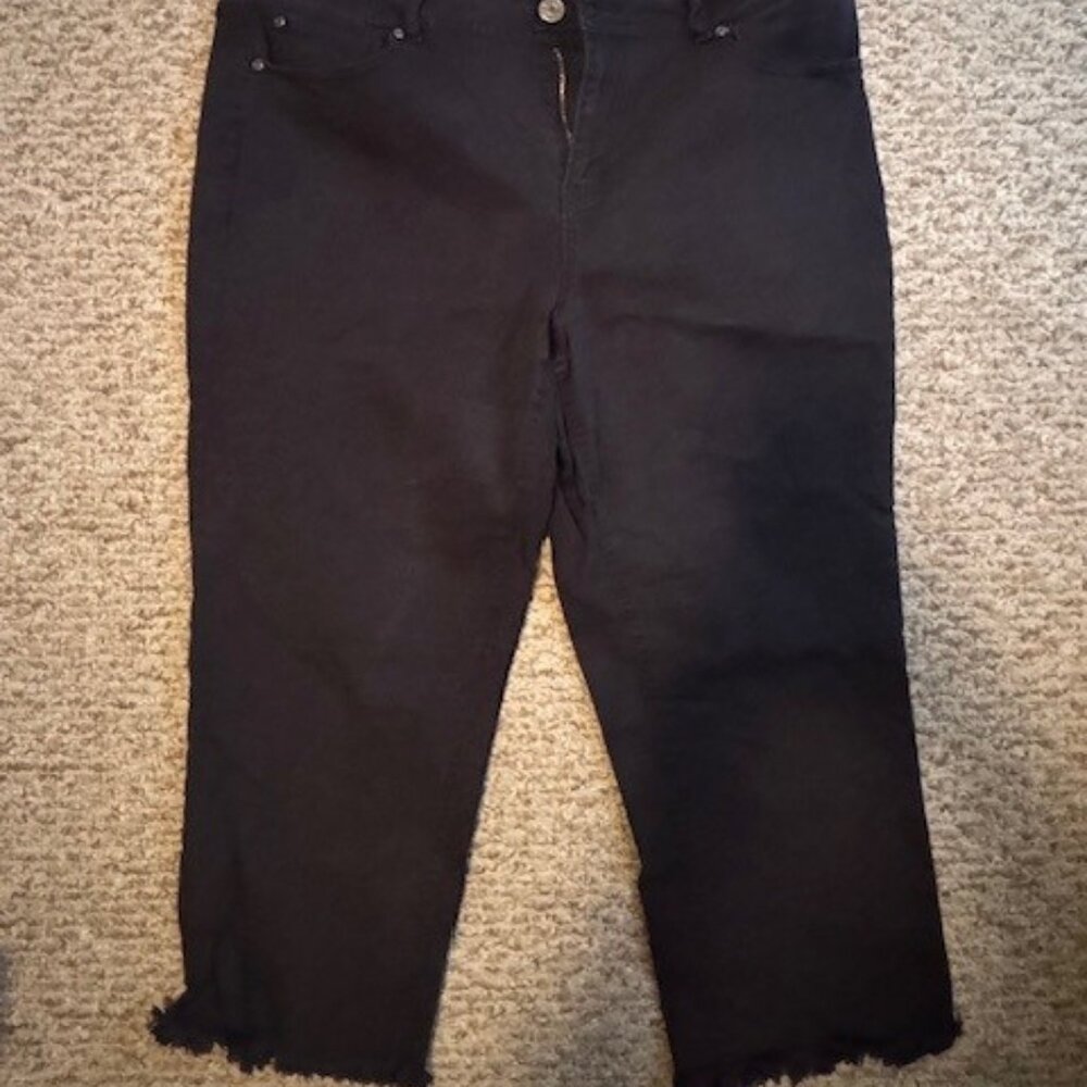Black cropped pants 16W
